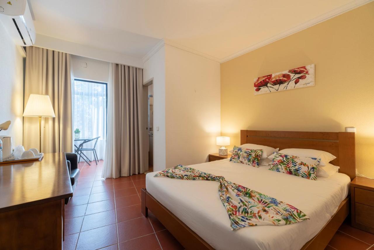 Manta Guest Bed & Breakfast มันตาโรตา ภายนอก รูปภาพ