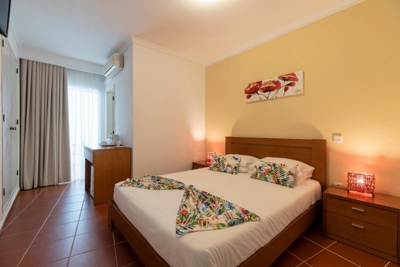 Manta Guest Bed & Breakfast มันตาโรตา ภายนอก รูปภาพ