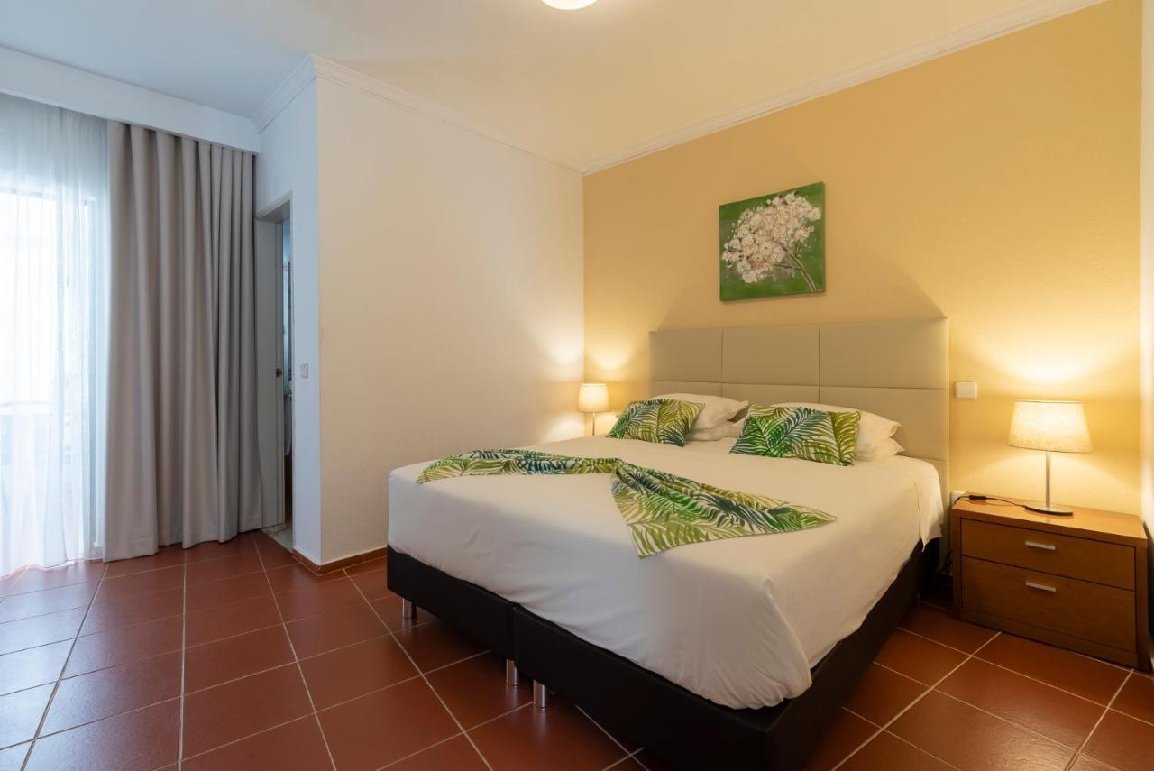 Manta Guest Bed & Breakfast มันตาโรตา ภายนอก รูปภาพ