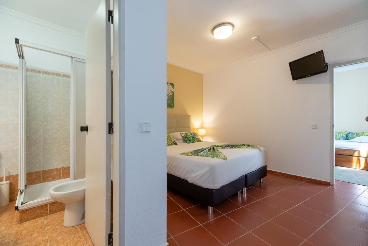 Manta Guest Bed & Breakfast มันตาโรตา ภายนอก รูปภาพ