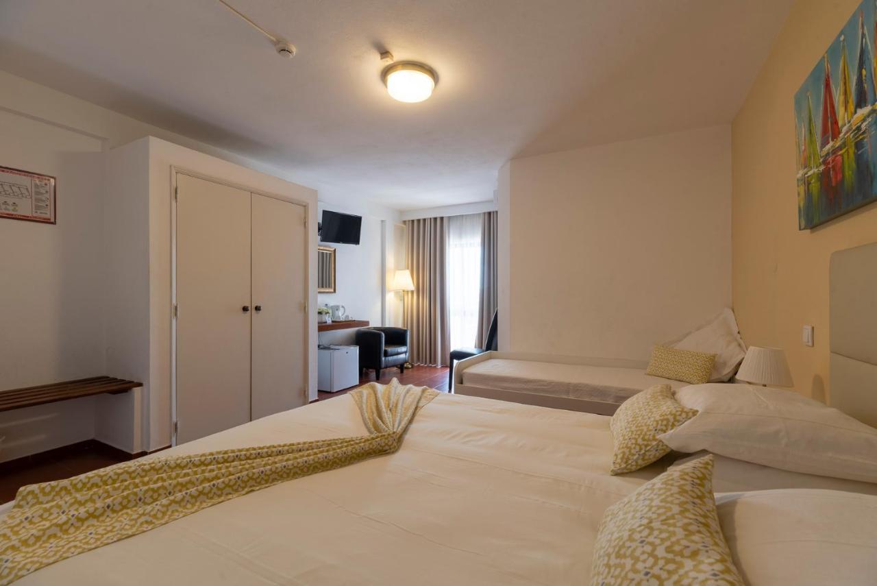 Manta Guest Bed & Breakfast มันตาโรตา ภายนอก รูปภาพ
