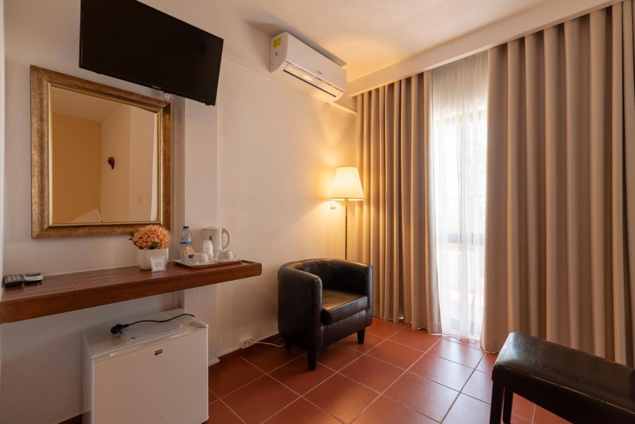 Manta Guest Bed & Breakfast มันตาโรตา ภายนอก รูปภาพ