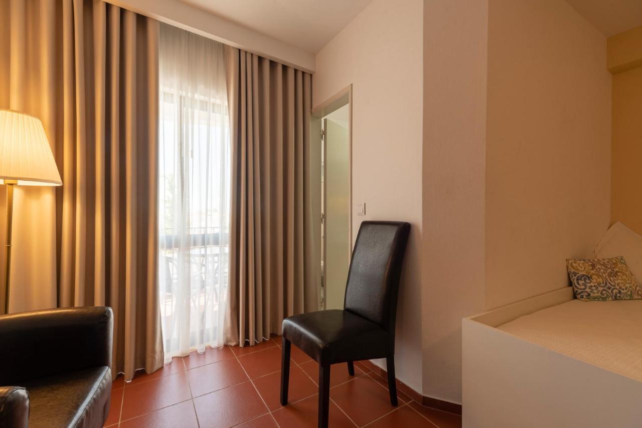 Manta Guest Bed & Breakfast มันตาโรตา ภายนอก รูปภาพ