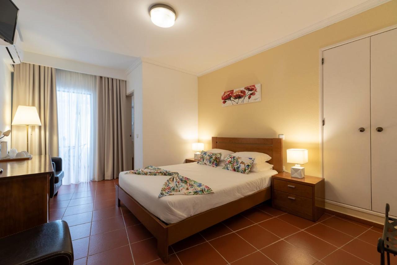Manta Guest Bed & Breakfast มันตาโรตา ภายนอก รูปภาพ