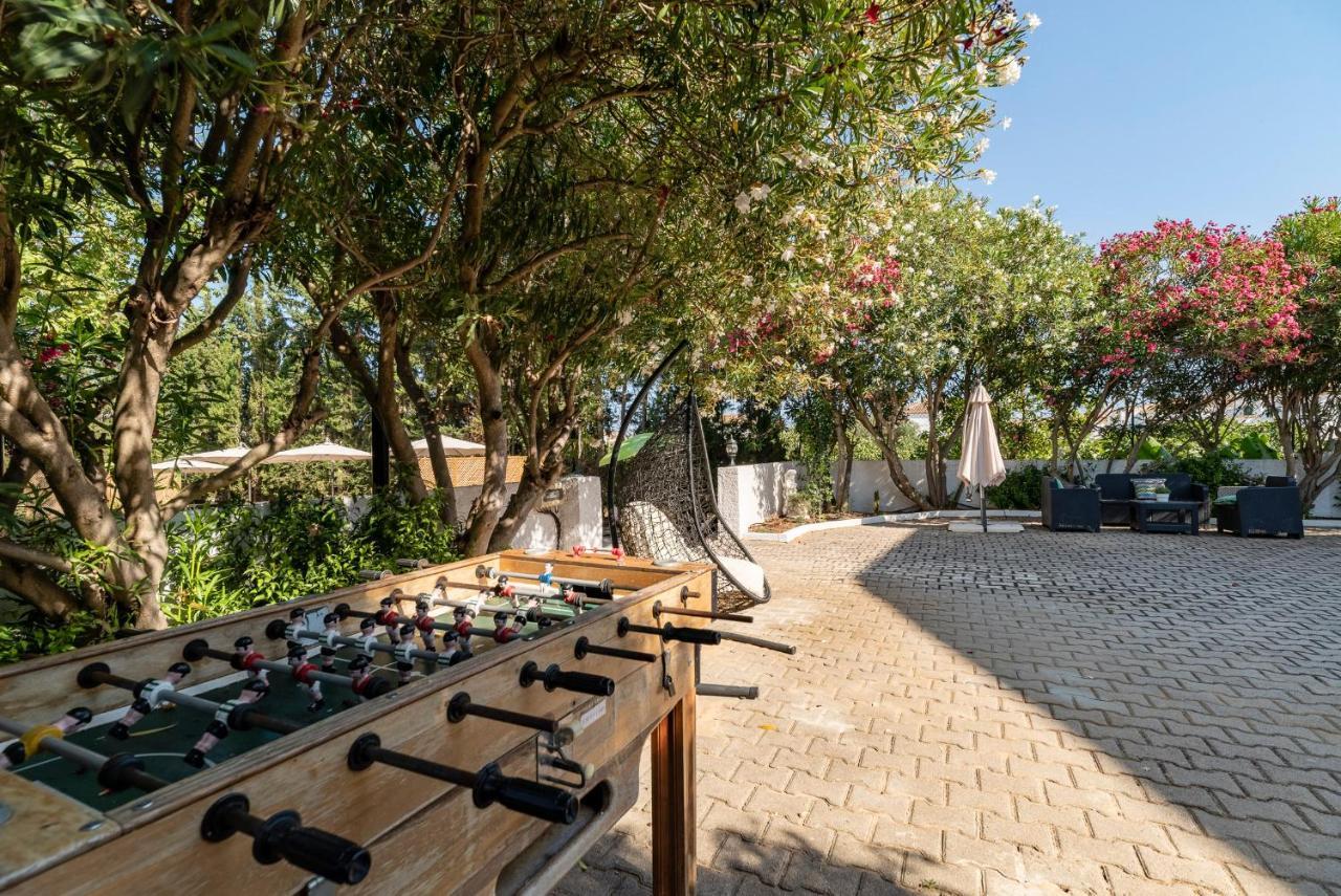 Manta Guest Bed & Breakfast มันตาโรตา ภายนอก รูปภาพ