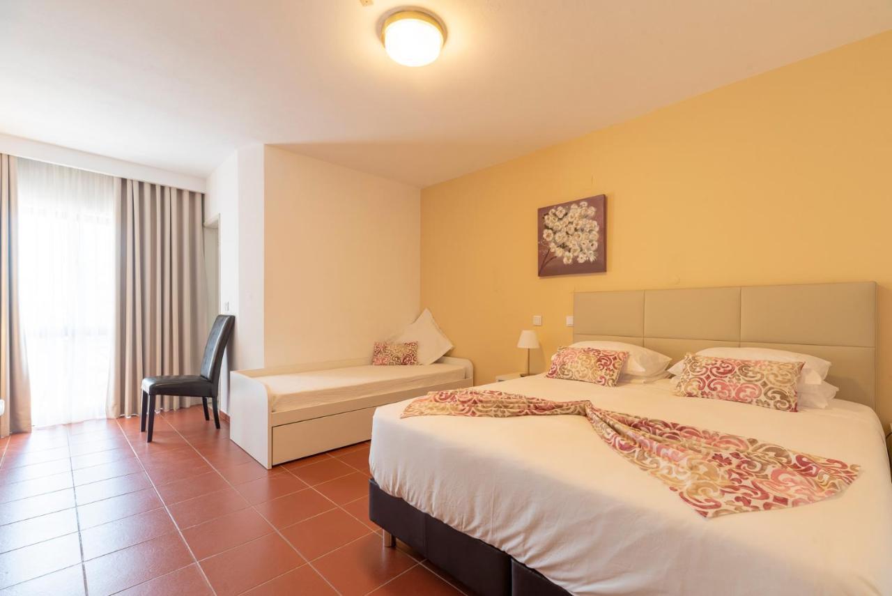 Manta Guest Bed & Breakfast มันตาโรตา ภายนอก รูปภาพ
