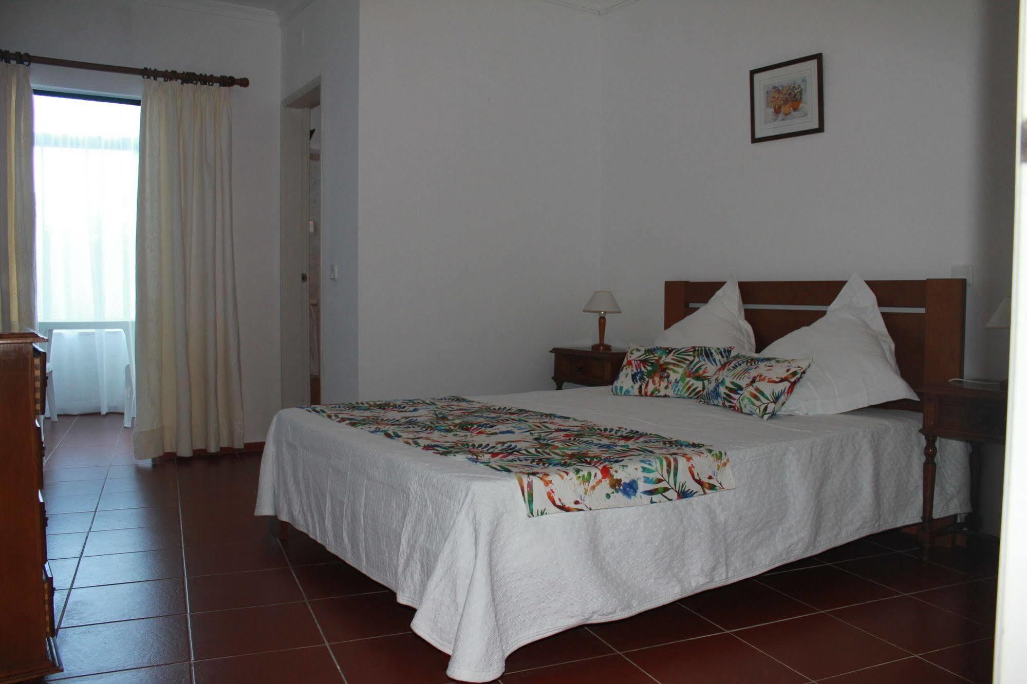 Manta Guest Bed & Breakfast มันตาโรตา ภายนอก รูปภาพ