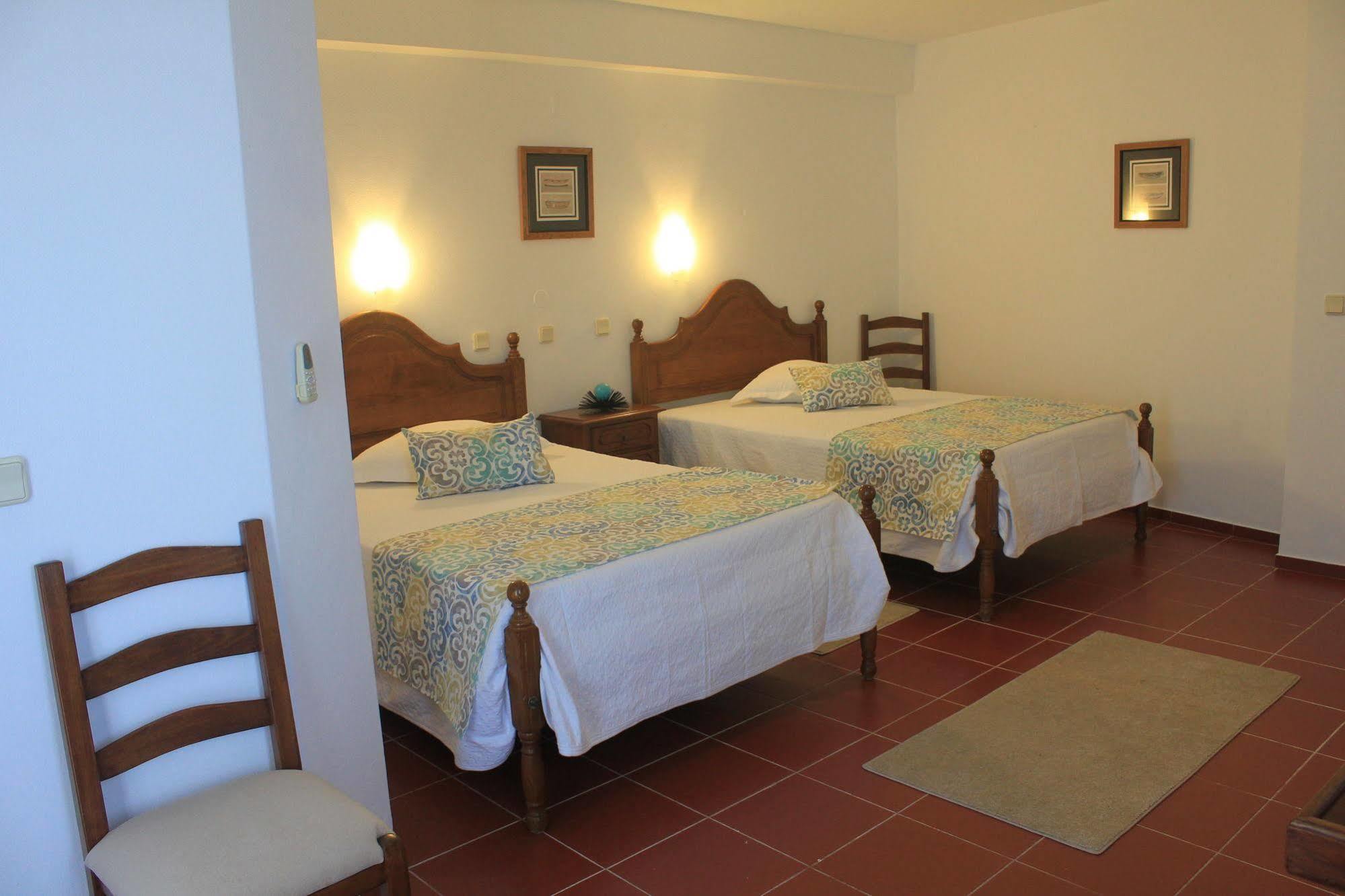 Manta Guest Bed & Breakfast มันตาโรตา ภายนอก รูปภาพ