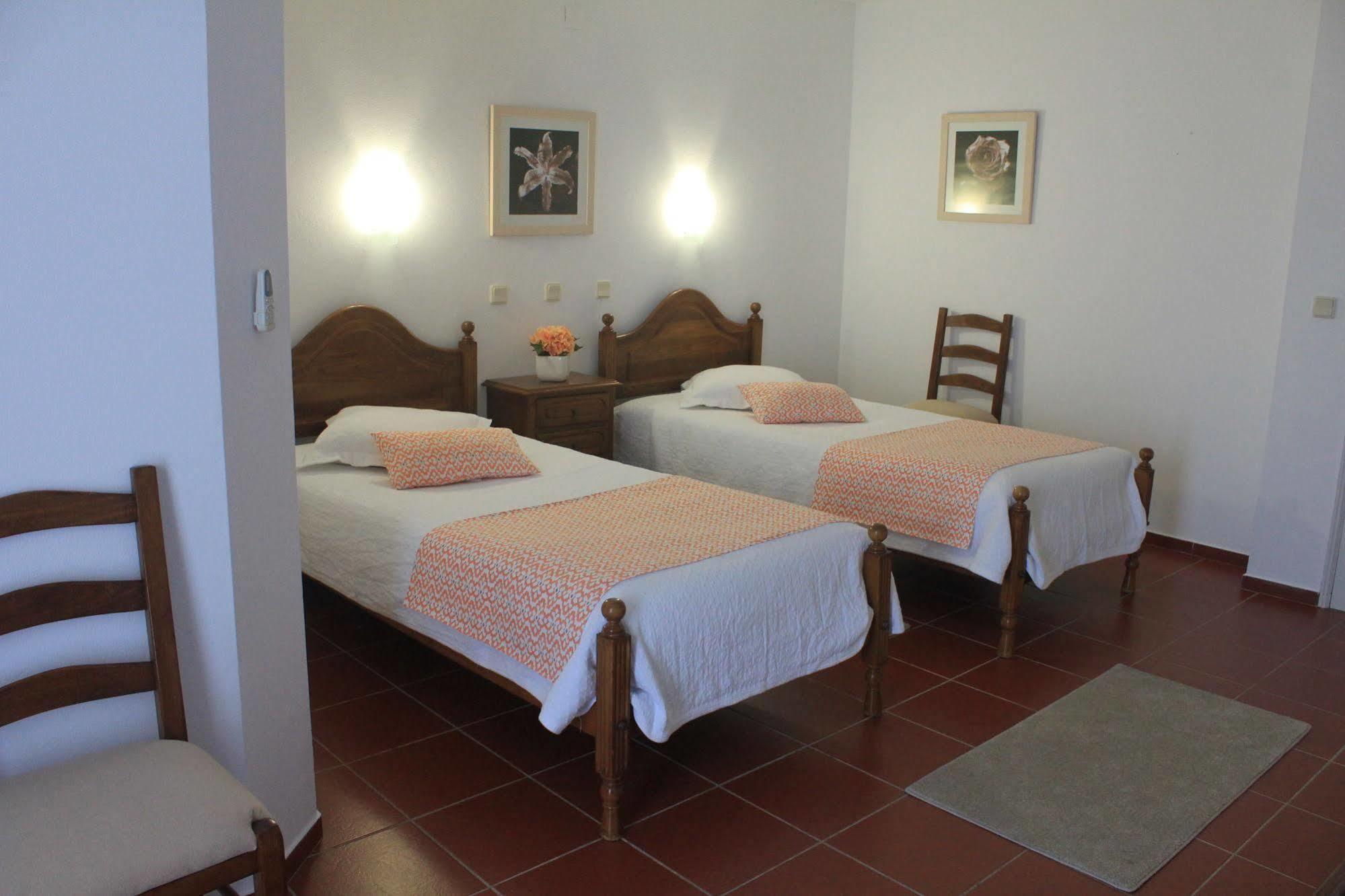 Manta Guest Bed & Breakfast มันตาโรตา ภายนอก รูปภาพ